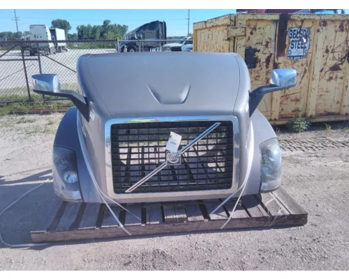 VOLVO VNL HOOD
