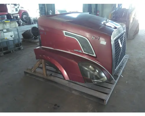 VOLVO VNL HOOD