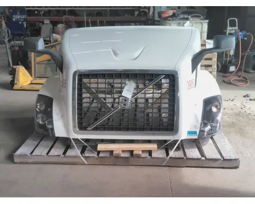 VOLVO VNL HOOD