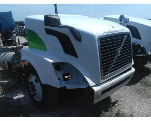 VOLVO VNL HOOD