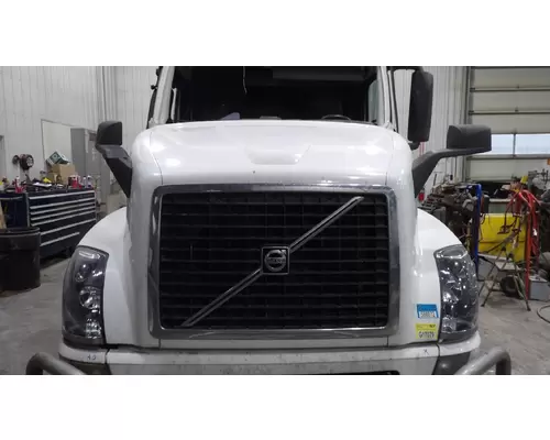 VOLVO VNL HOOD