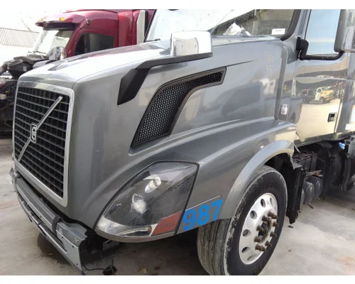 VOLVO VNL HOOD