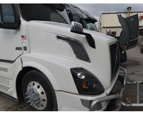 VOLVO VNL HOOD