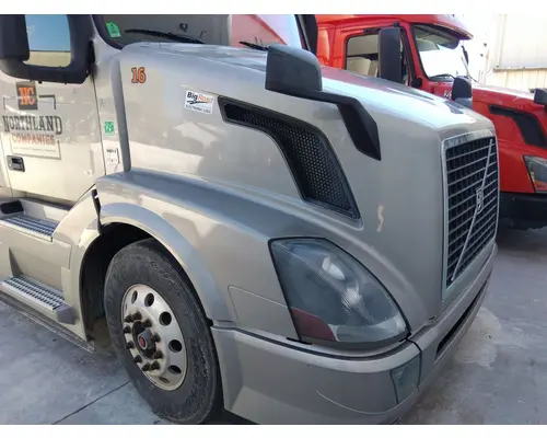 VOLVO VNL HOOD