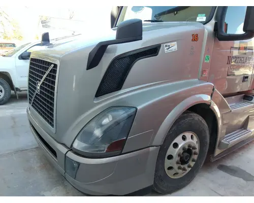 VOLVO VNL HOOD