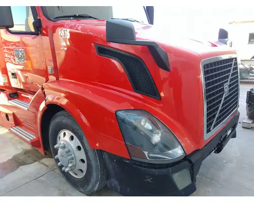 VOLVO VNL HOOD