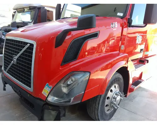 VOLVO VNL HOOD