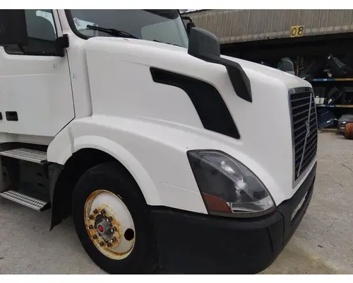 VOLVO VNL HOOD