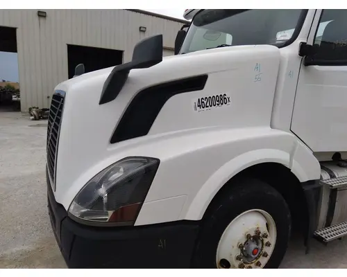 VOLVO VNL HOOD