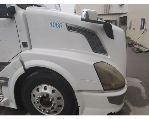 VOLVO VNL HOOD