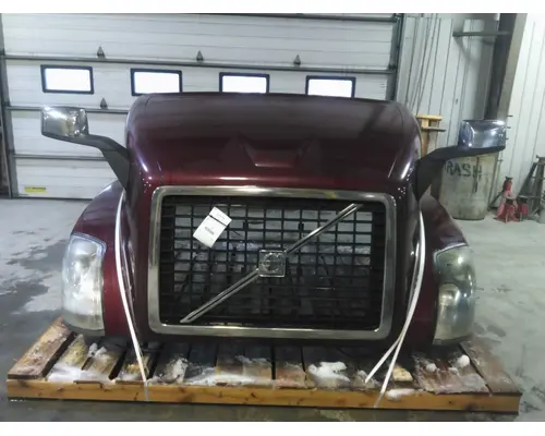 VOLVO VNL HOOD
