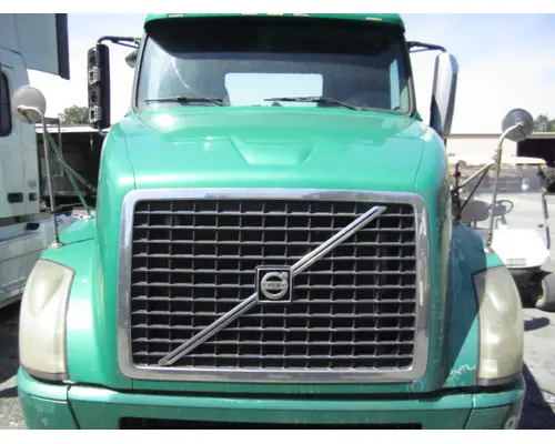 VOLVO VNL HOOD