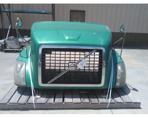 VOLVO VNL HOOD