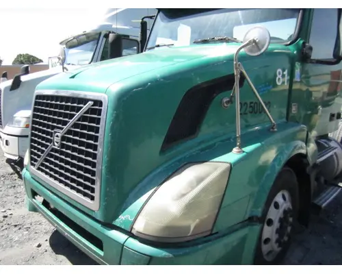 VOLVO VNL HOOD