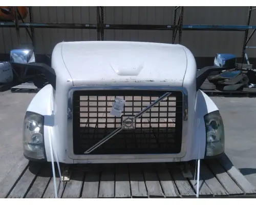 VOLVO VNL HOOD