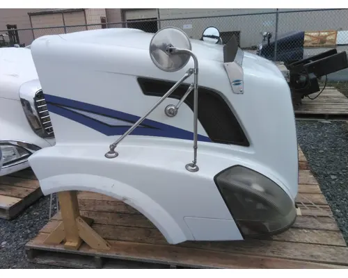 VOLVO VNL HOOD
