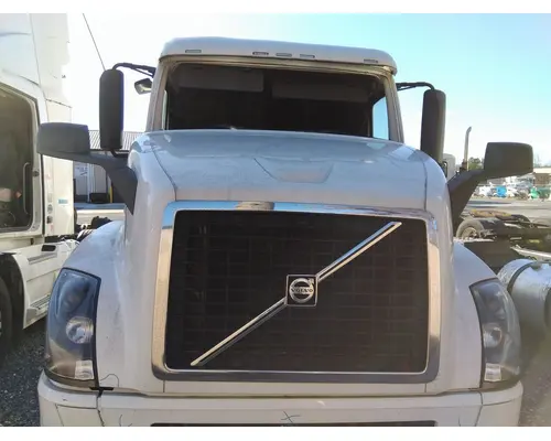 VOLVO VNL HOOD