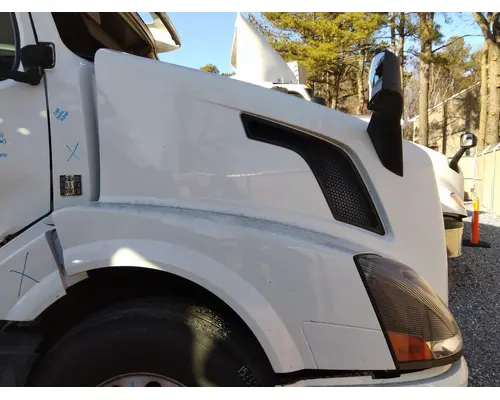VOLVO VNL HOOD