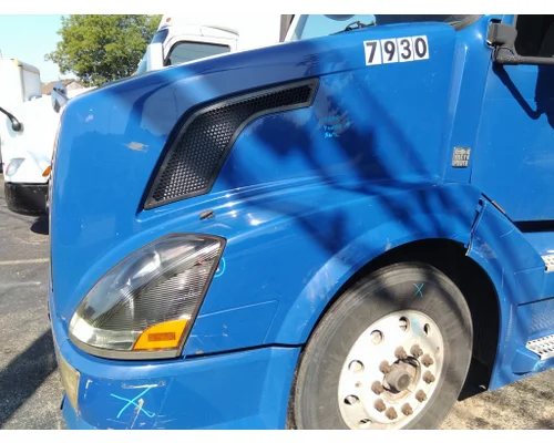 VOLVO VNL HOOD