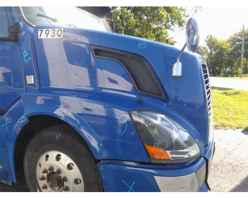 VOLVO VNL HOOD