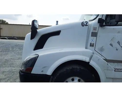 VOLVO VNL HOOD