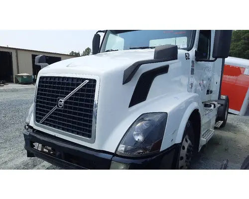VOLVO VNL HOOD