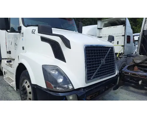 VOLVO VNL HOOD