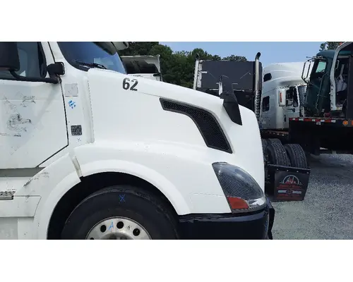 VOLVO VNL HOOD