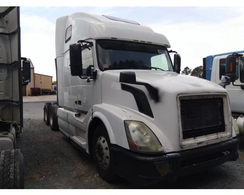 VOLVO VNL HOOD