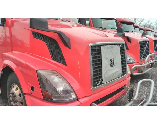 VOLVO VNL HOOD