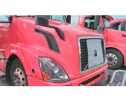 VOLVO VNL HOOD