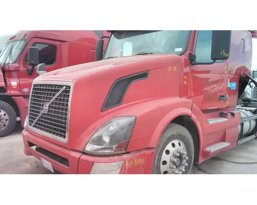VOLVO VNL HOOD