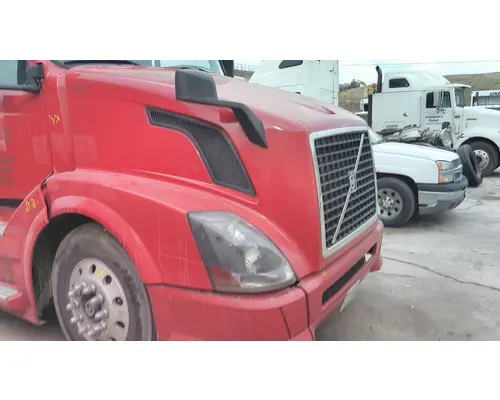 VOLVO VNL HOOD