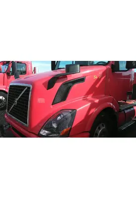 VOLVO VNL HOOD