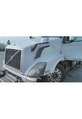 VOLVO VNL HOOD