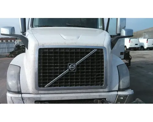 VOLVO VNL HOOD