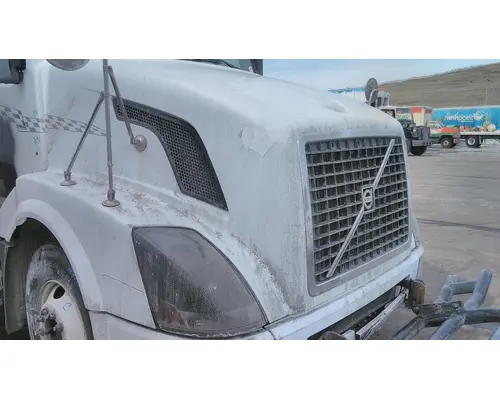 VOLVO VNL HOOD