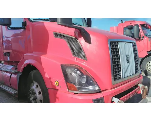 VOLVO VNL HOOD