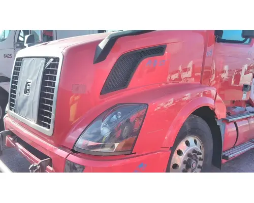 VOLVO VNL HOOD