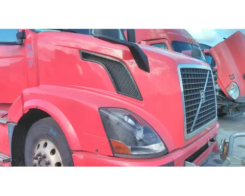 VOLVO VNL HOOD