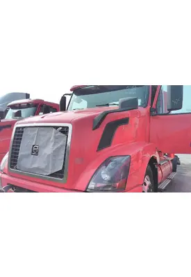 VOLVO VNL HOOD