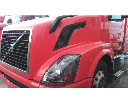 VOLVO VNL HOOD