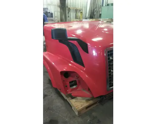 VOLVO VNL HOOD