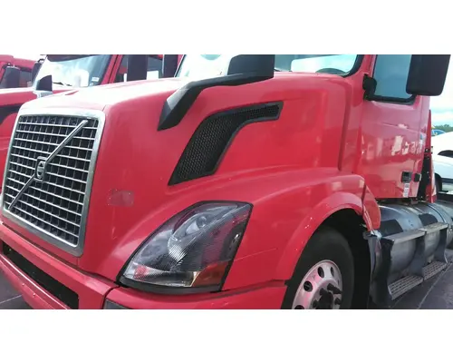 VOLVO VNL HOOD