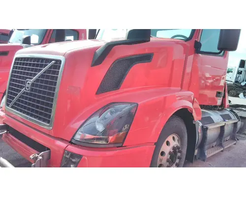 VOLVO VNL HOOD