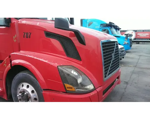 VOLVO VNL HOOD