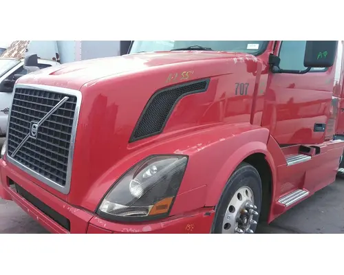 VOLVO VNL HOOD