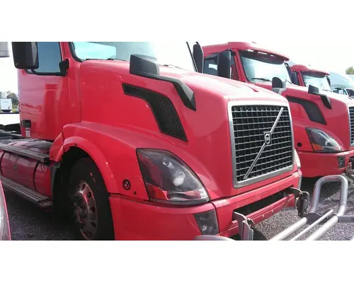VOLVO VNL HOOD