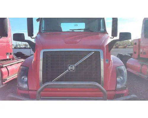 VOLVO VNL HOOD