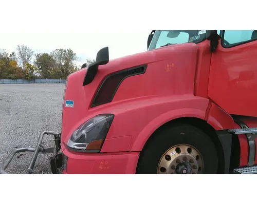 VOLVO VNL HOOD